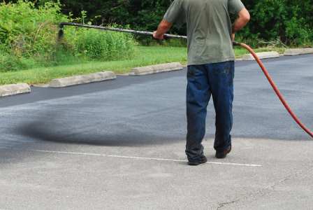 Asphalt sealcoating by Asphalt Experts